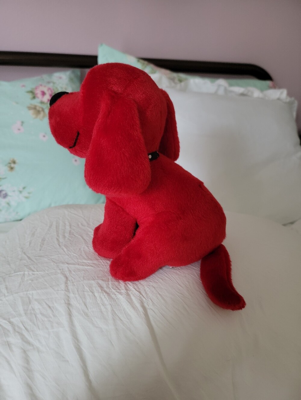Clifford The Big Red Dog Plush Toy - Picture 4 of 9